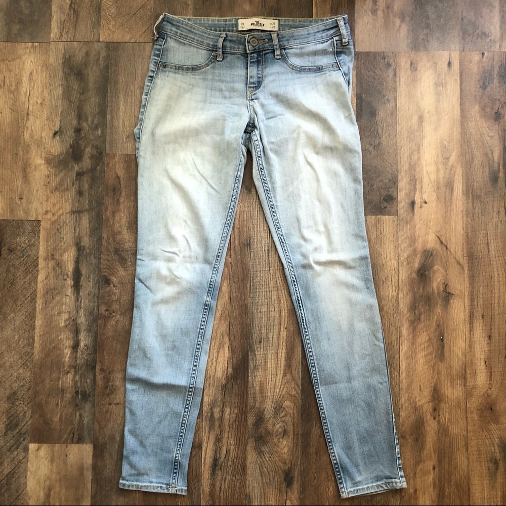 Hollister Women's Light Blue Faded Skinny Jeans Size 7R